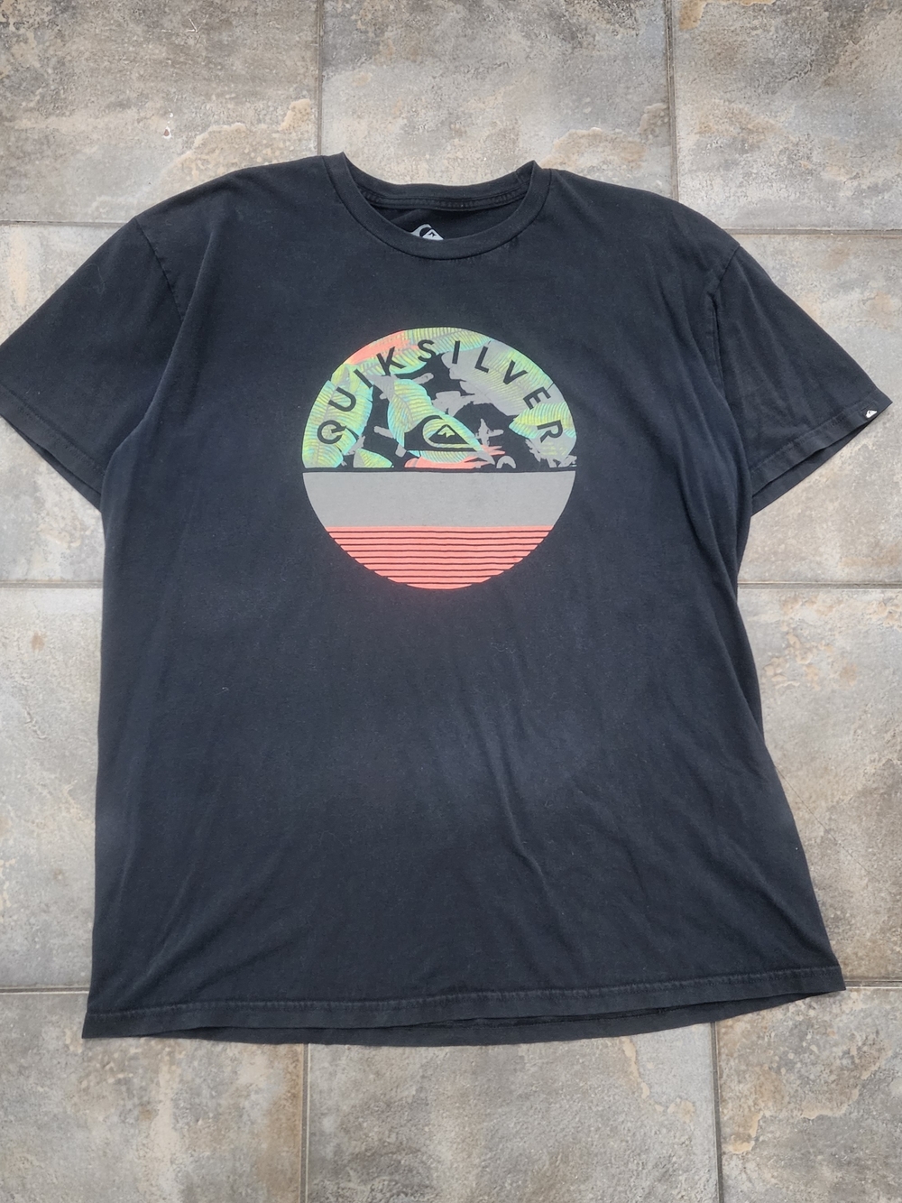 Vintage Y2K Quicksilver XL Regular Fit Surfwear Skater Grunge Graphic T Shirt